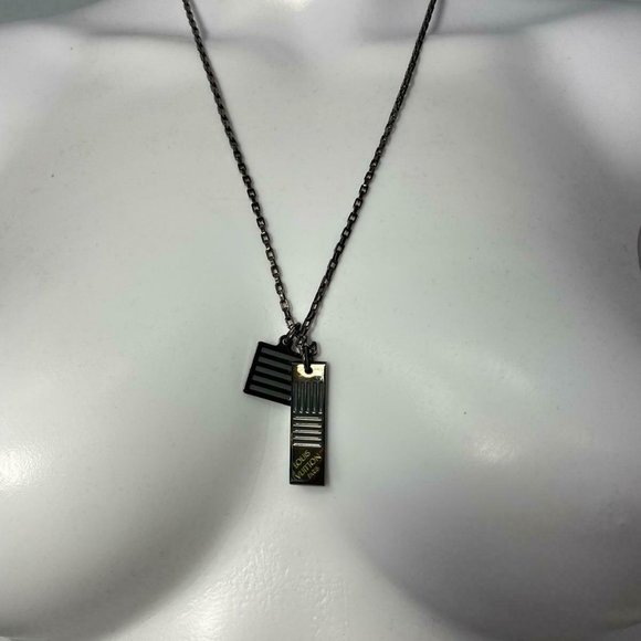 New Louis Vuitton Palladium Damier Color Necklace - Picture 8 of 9